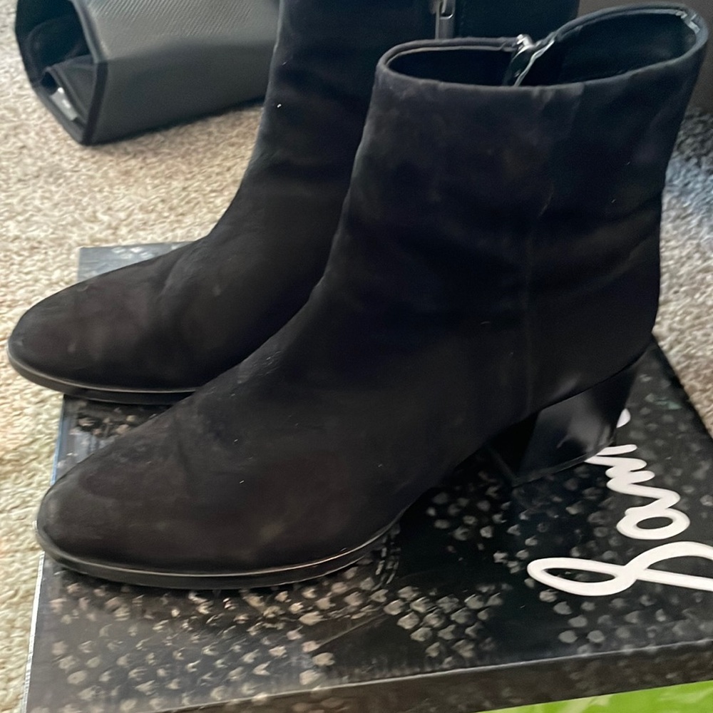 Beautiful worn shoes boots very comfortable